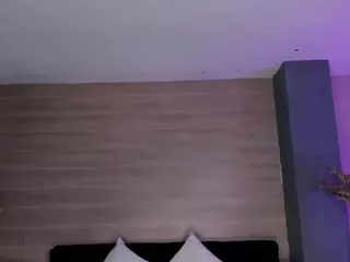 SQUIRTER DOLL's Live Sex Cam Show