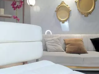 SQUIRTER DOLL's Live Sex Cam Show