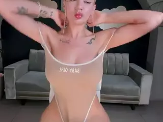 SQUIRTER DOLL's Live Sex Cam Show