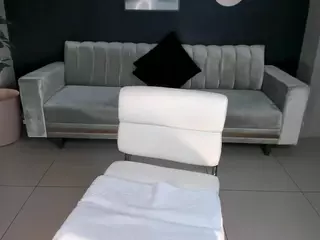 SQUIRTER DOLL's Live Sex Cam Show