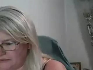 DianaCrystal's Live Sex Cam Show
