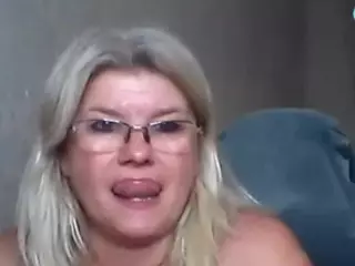 DianaCrystal's Live Sex Cam Show