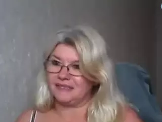 DianaCrystal's Live Sex Cam Show