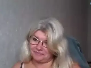 DianaCrystal's Live Sex Cam Show