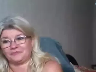 DianaCrystal's Live Sex Cam Show
