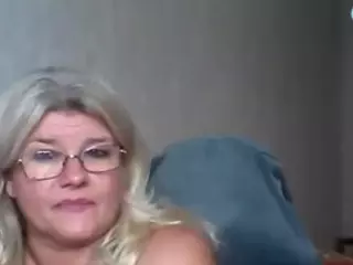 DianaCrystal's Live Sex Cam Show