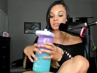 Myonna The Cum God's Live Sex Cam Show