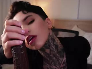 Alice Shazaham's Live Sex Cam Show
