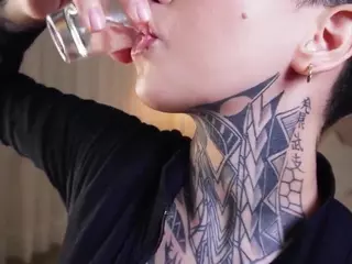Alice Shazaham's Live Sex Cam Show