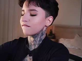 Alice Shazaham's Live Sex Cam Show