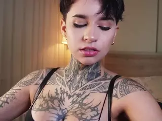 Alice Shazaham's Live Sex Cam Show
