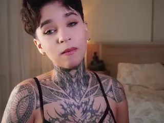 Alice Shazaham's Live Sex Cam Show