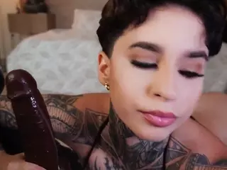 Alice Shazaham's Live Sex Cam Show