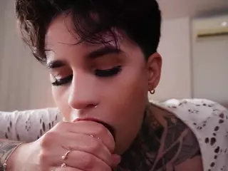 Alice Shazaham's Live Sex Cam Show