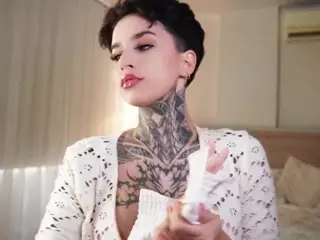 Alice Shazaham's Live Sex Cam Show