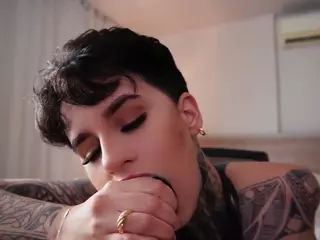 Alice Shazaham's Live Sex Cam Show