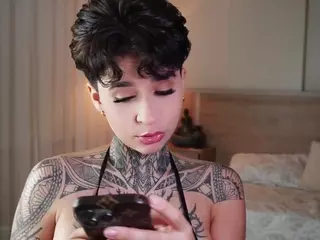 Alice Shazaham's Live Sex Cam Show