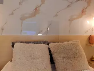 Lea Thompson's Live Sex Cam Show