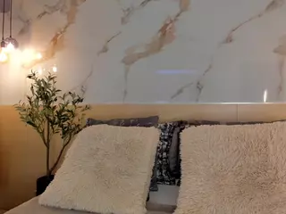 Lea Thompson's Live Sex Cam Show