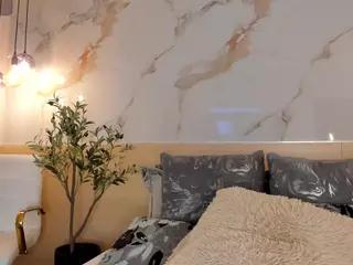 Lea Thompson's Live Sex Cam Show