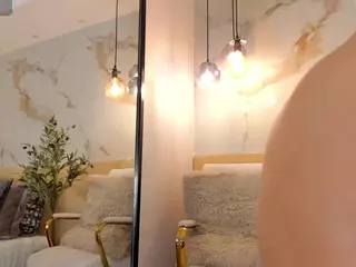 Lea Thompson's Live Sex Cam Show