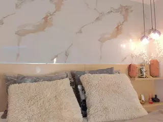 Lea Thompson's Live Sex Cam Show