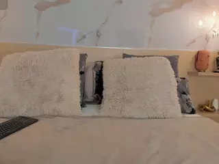 Lea Thompson's Live Sex Cam Show