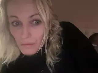 Crumbalina's Live Sex Cam Show