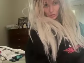Crumbalina's Live Sex Cam Show
