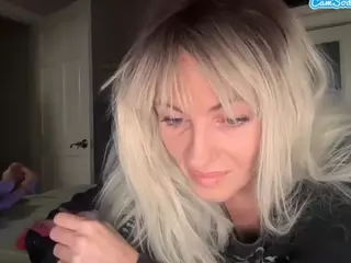 Crumbalina's Live Sex Cam Show