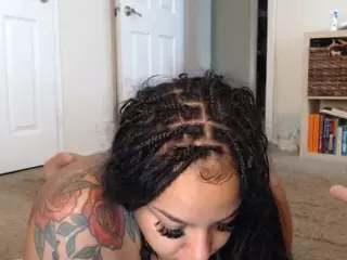 Elegance's Live Sex Cam Show