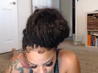 Elegance's Live Sex Cam Show