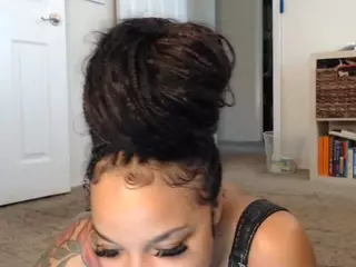 Elegance's Live Sex Cam Show