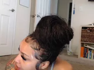 Elegance's Live Sex Cam Show