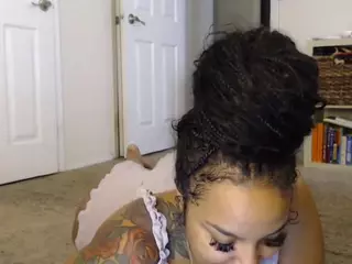 Elegance's Live Sex Cam Show