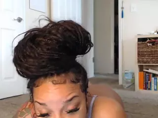 Elegance's Live Sex Cam Show