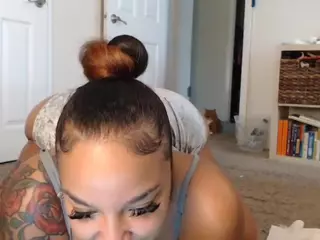 Elegance's Live Sex Cam Show