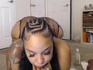 Elegance's Live Sex Cam Show