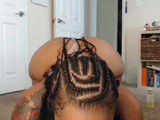 Elegance's Live Sex Cam Show