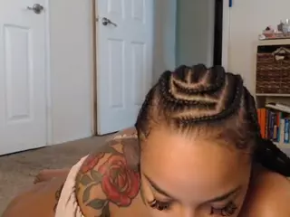 Elegance's Live Sex Cam Show