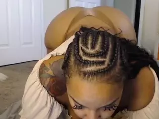 Elegance's Live Sex Cam Show
