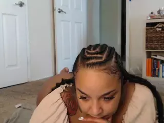 Elegance's Live Sex Cam Show