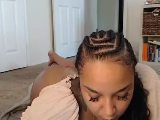 Elegance's Live Sex Cam Show