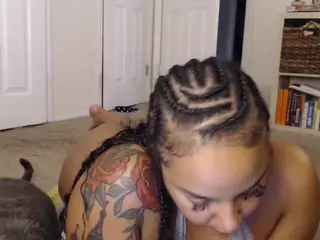 Elegance's Live Sex Cam Show