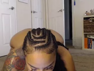 Elegance's Live Sex Cam Show