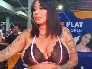 Briina100's Live Sex Cam Show