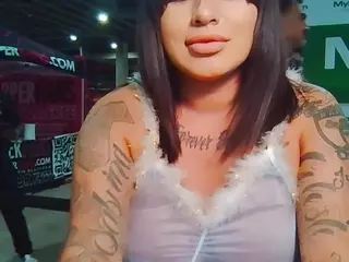 Briina100's Live Sex Cam Show