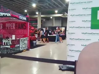 Briina100's Live Sex Cam Show