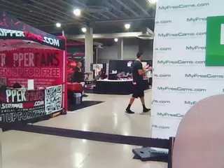 Briina100's Live Sex Cam Show