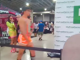 Briina100's Live Sex Cam Show